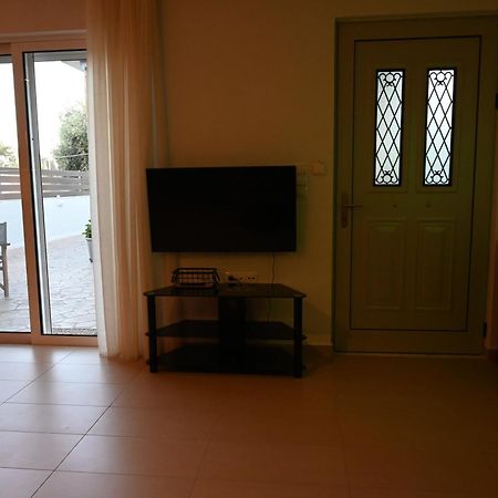 Evita'S Guesthouse Agia Marina Mikrolimanou Eksteriør bilde