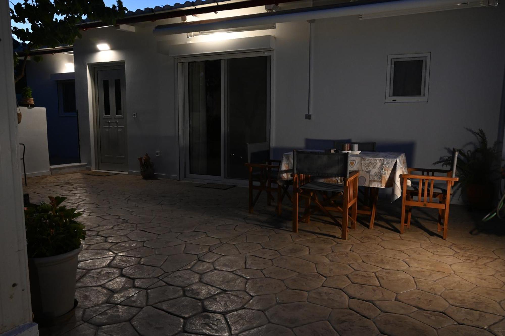 Evita'S Guesthouse Agia Marina Mikrolimanou Eksteriør bilde