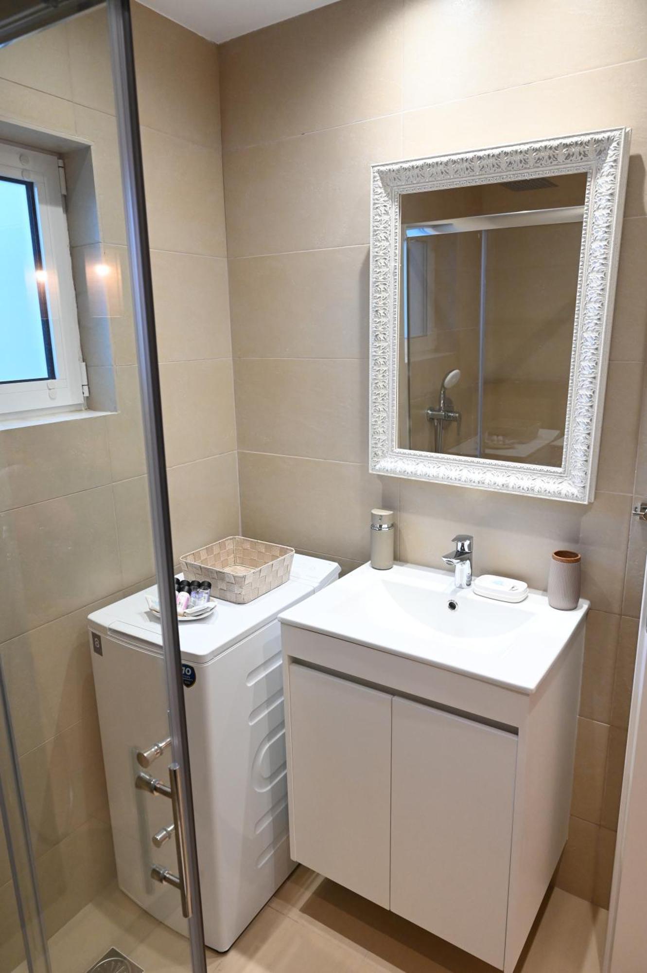 Evita'S Guesthouse Agia Marina Mikrolimanou Eksteriør bilde