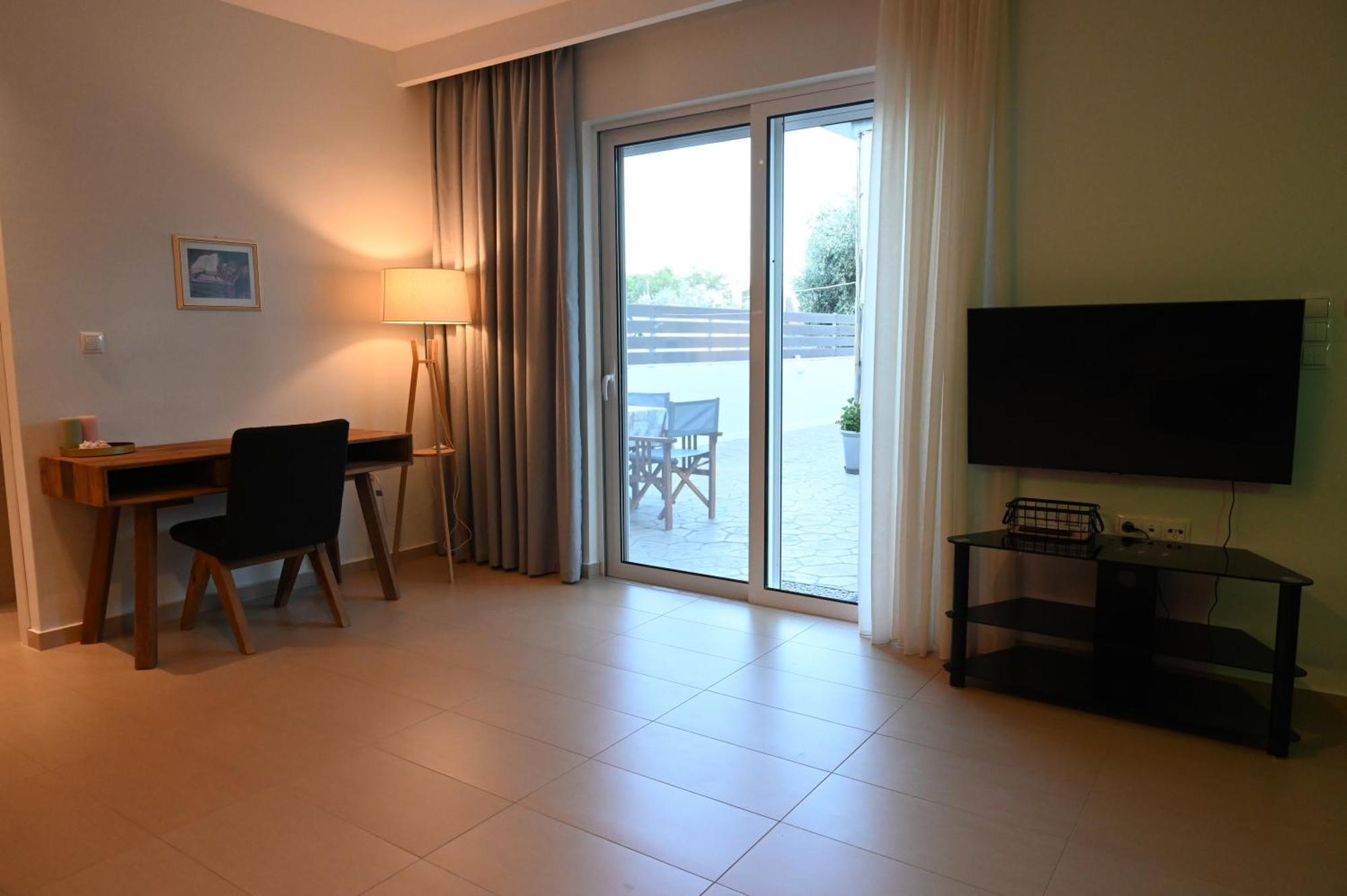Evita'S Guesthouse Agia Marina Mikrolimanou Eksteriør bilde