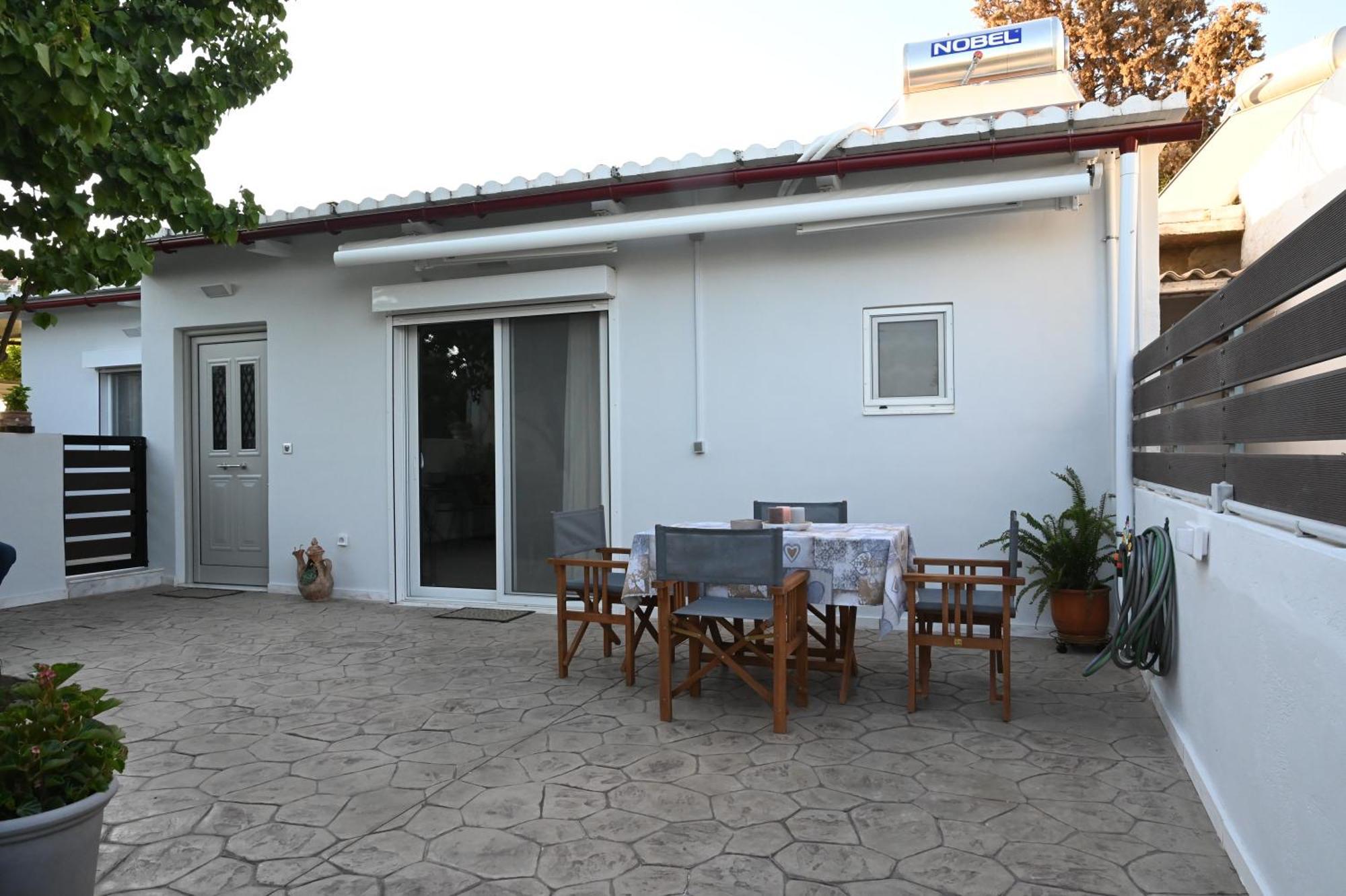 Evita'S Guesthouse Agia Marina Mikrolimanou Eksteriør bilde